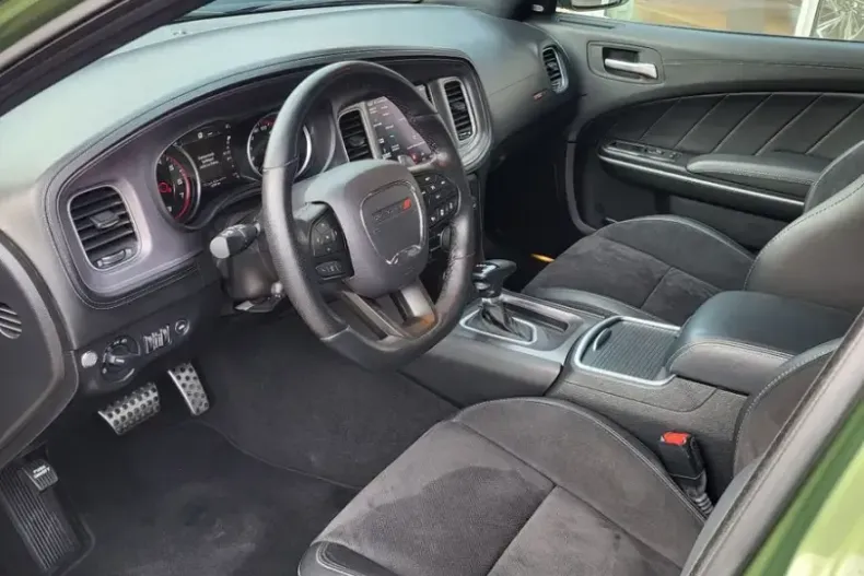 Dodge Charger din 2024 cu 14.800 km - oferta DOD209943 - foto 12