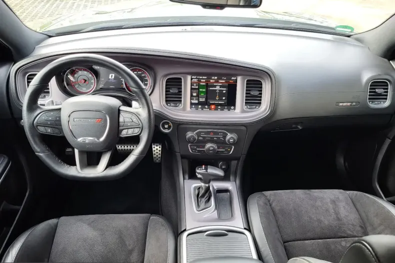Dodge Charger din 2024 cu 14.800 km - oferta DOD209943 - foto 24