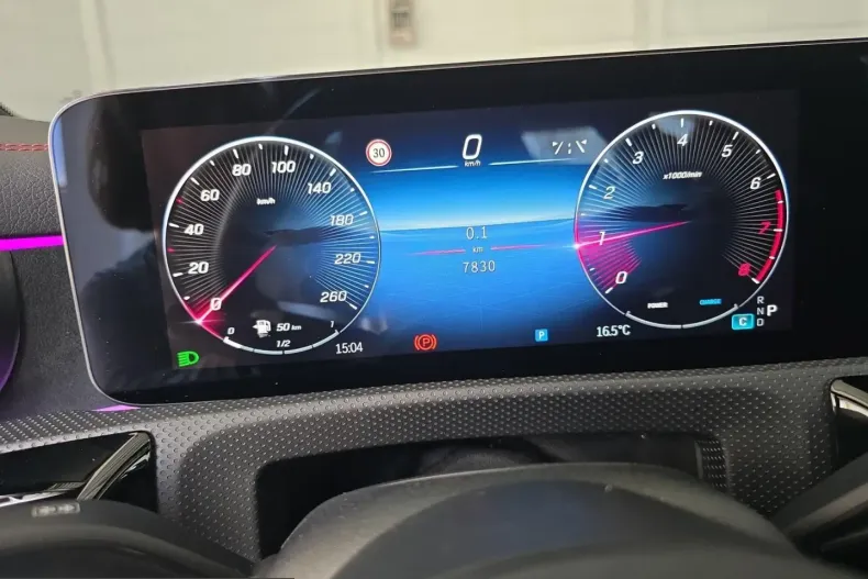 Mercedes-Benz CLA 200 (Clasa CLA) din 2025 cu 7.800 km - oferta MER209957 - foto 15