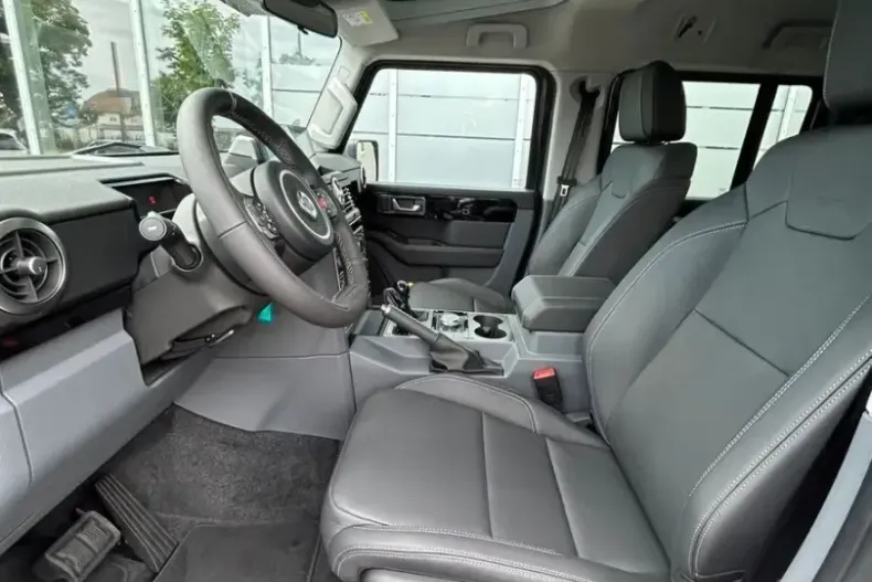 INEOS Grenadier din 2025 cu 9.500 km - oferta INE209961 - foto 8