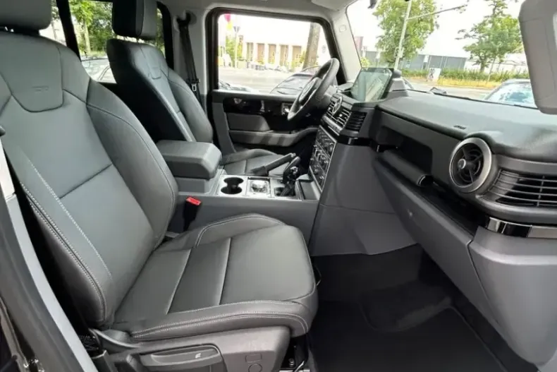 INEOS Grenadier din 2025 cu 9.500 km - oferta INE209961 - foto 11
