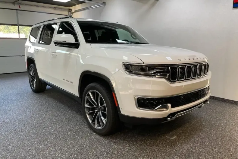 Jeep Wagoneer din 2025 cu 9.912 km - oferta JEE209966 - foto 1