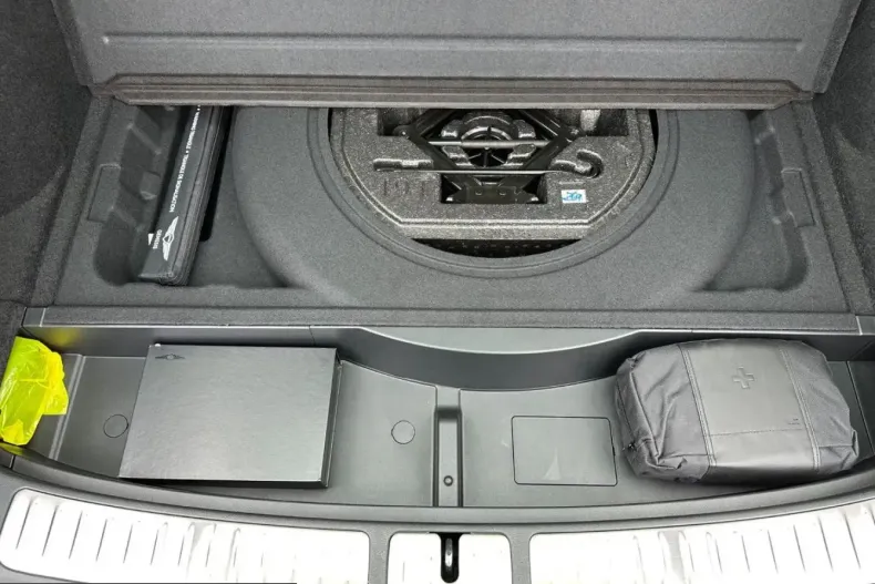 Genesis GV70 din 2025 cu 1.750 km - oferta GEN209973 - foto 7