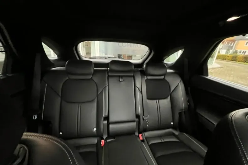 Genesis GV70 din 2025 cu 2.750 km - oferta GEN209974 - foto 15