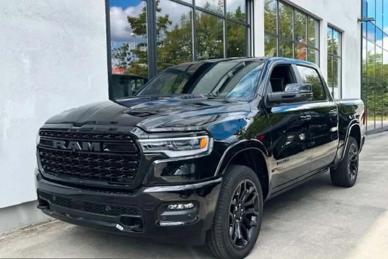 Dodge RAM din 2025 cu 16.900 km - oferta DOD209985 - foto 1