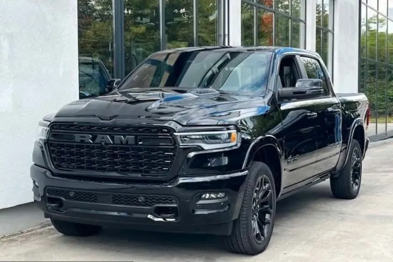 Dodge RAM din 2025 cu 16.900 km - oferta DOD209985 - foto 3