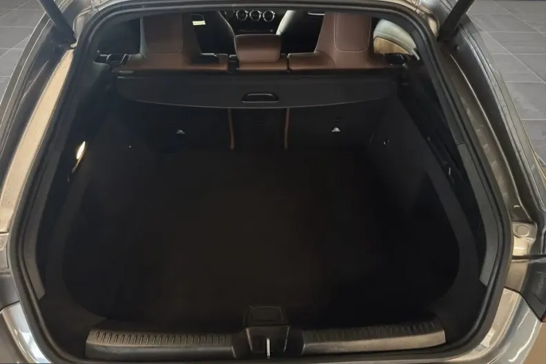 Mercedes-Benz CLA 200 (Clasa CLA) din 2025 cu 13.333 km - oferta MER209991 - foto 16