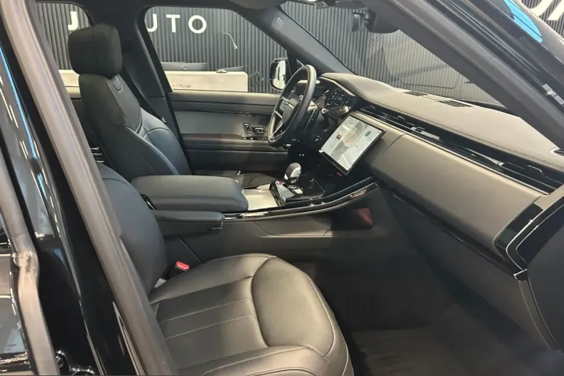 Land Rover Range Rover Sport din 2025 cu 4.521 km - oferta LAN209998 - foto 3