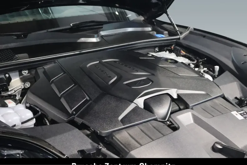 Porsche Cayenne din 2024 cu 23.350 km - oferta POR210007 - foto 40