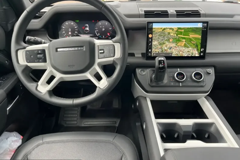 Land Rover Defender din 2025 cu 32.568 km - oferta LAN210023 - foto 6