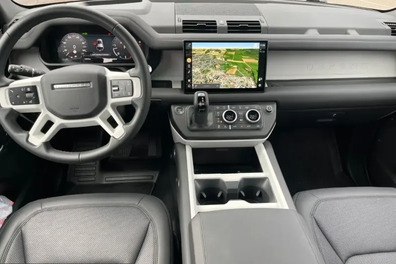 Land Rover Defender din 2025 cu 32.568 km - oferta LAN210023 - foto 7