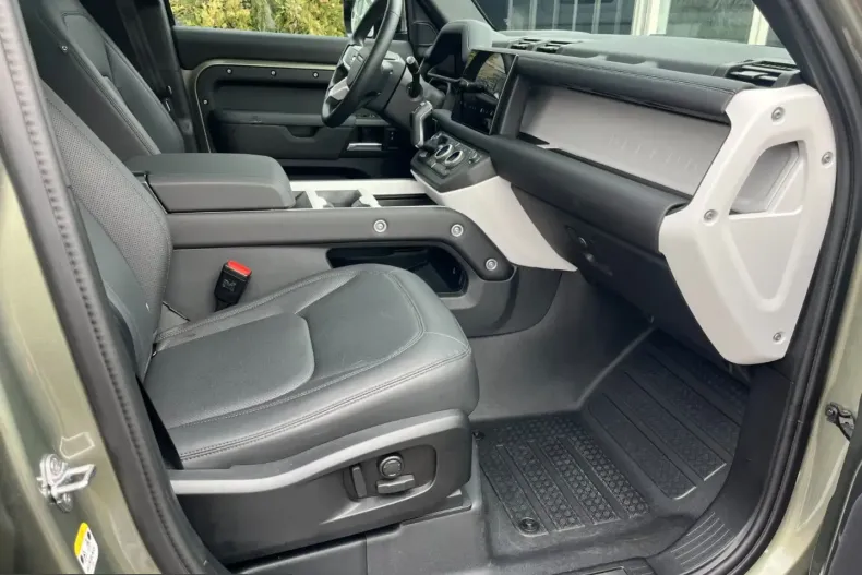 Land Rover Defender din 2025 cu 32.568 km - oferta LAN210023 - foto 12