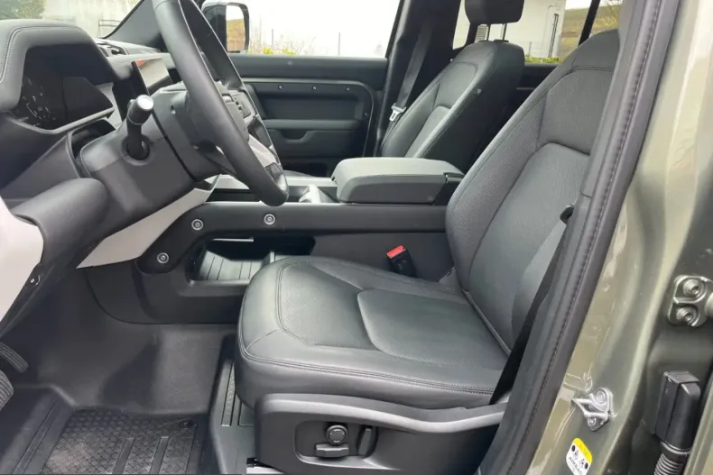 Land Rover Defender din 2025 cu 32.568 km - oferta LAN210023 - foto 14