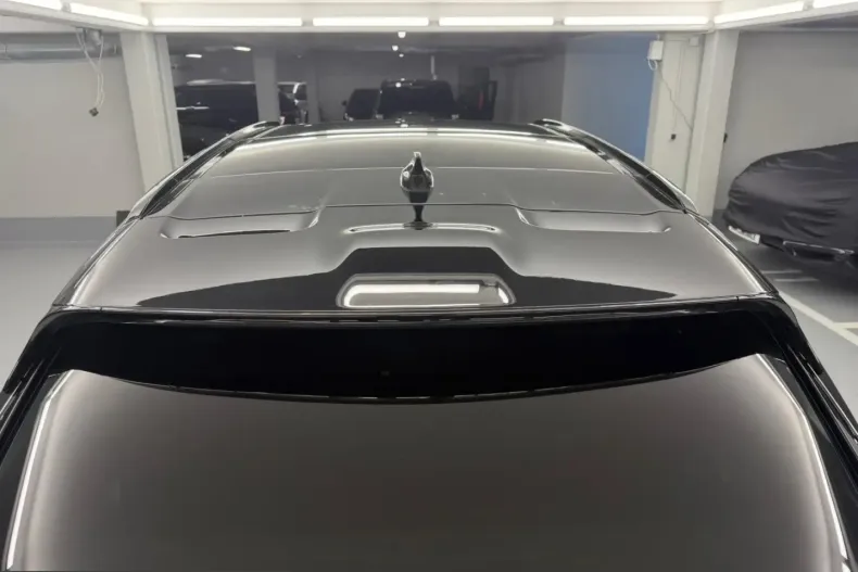 Land Rover Range Rover Velar din 2025 cu 14.206 km - oferta LAN210026 - foto 10