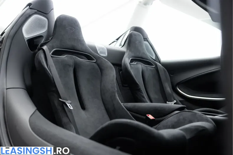 McLaren Artura din 2025 cu 9.500 km - oferta MCL210040 - foto 4