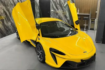 McLaren Artura din 2024 - oferta MCL210048
