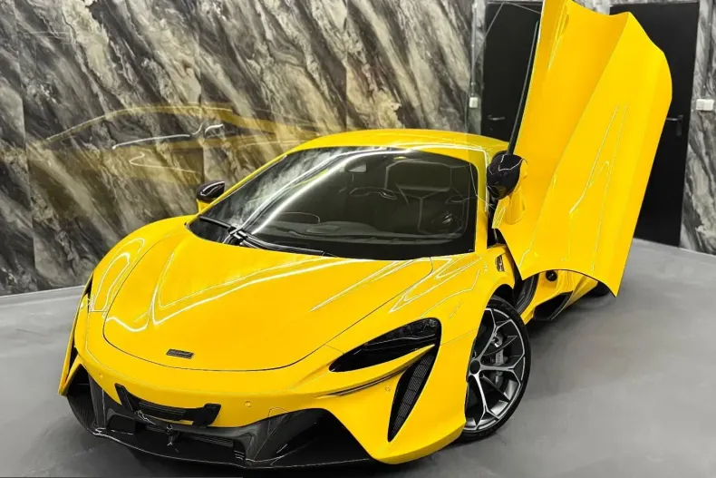 McLaren Artura din 2024 cu 2.000 km - oferta MCL210048 - foto 3