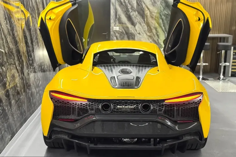 McLaren Artura din 2024 cu 2.000 km - oferta MCL210048 - foto 5