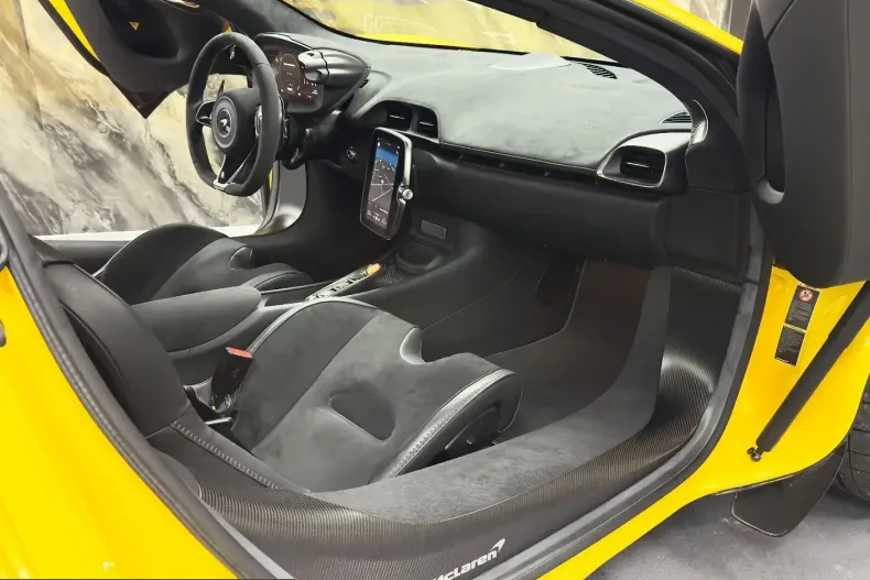 McLaren Artura din 2024 cu 2.000 km - oferta MCL210048 - foto 18