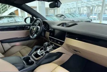 Porsche Cayenne din 2021 - oferta POR210063