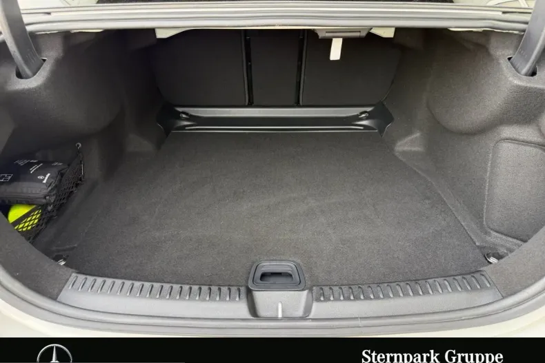 Mercedes-Benz E 220 (Clasa E) din 2025 cu 18.800 km - oferta MER210071 - foto 20