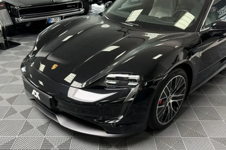 Porsche Taycan din 2022 cu 44.900 km - oferta POR210072 - foto 4