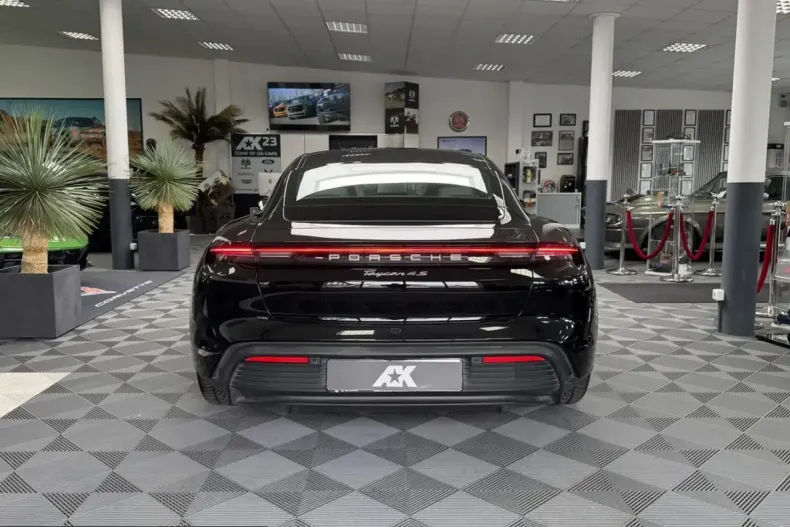 Porsche Taycan din 2022 cu 44.900 km - oferta POR210072 - foto 7