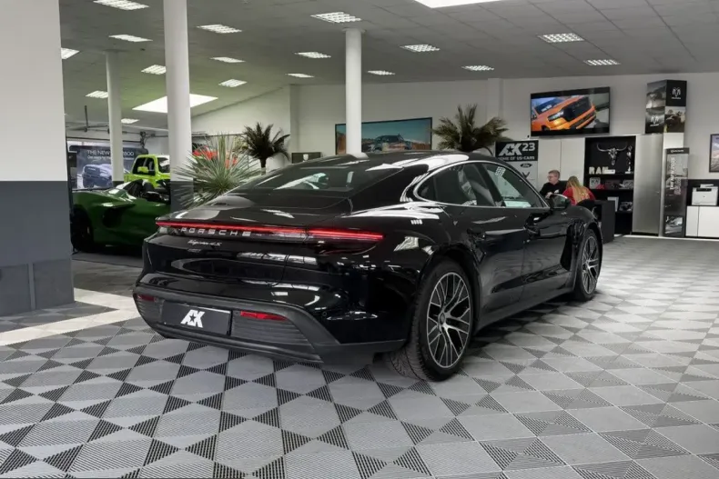 Porsche Taycan din 2022 cu 44.900 km - oferta POR210072 - foto 8