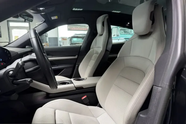 Porsche Taycan din 2022 cu 44.900 km - oferta POR210072 - foto 13