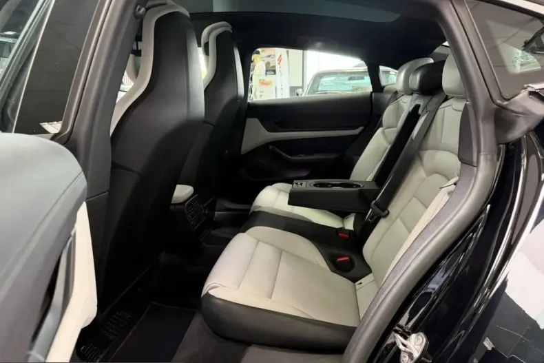 Porsche Taycan din 2022 cu 44.900 km - oferta POR210072 - foto 14