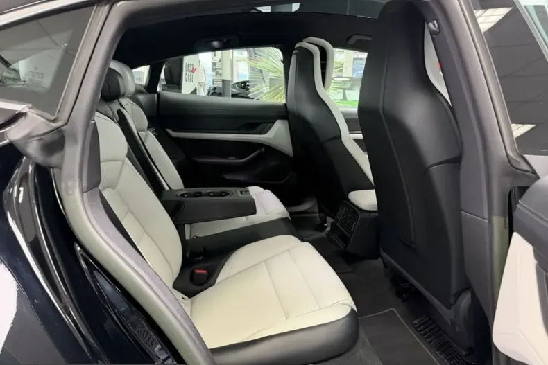 Porsche Taycan din 2022 cu 44.900 km - oferta POR210072 - foto 16