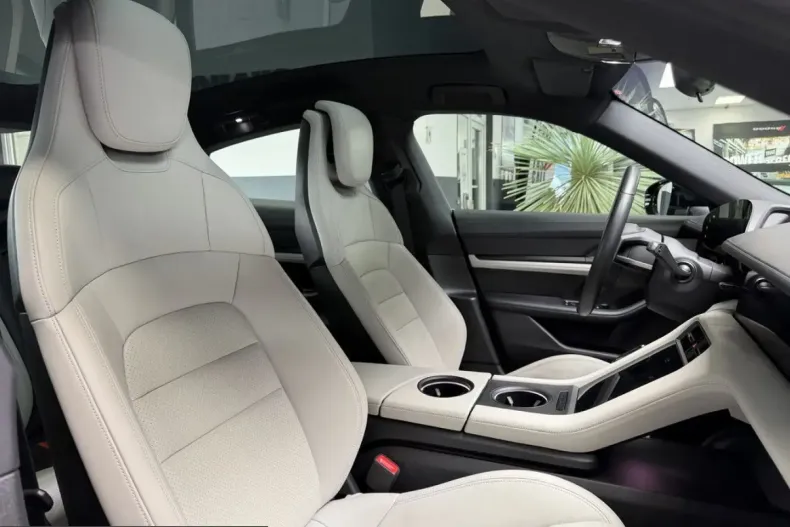 Porsche Taycan din 2022 cu 44.900 km - oferta POR210072 - foto 18