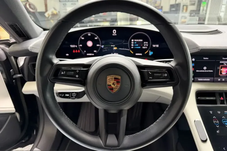 Porsche Taycan din 2022 cu 44.900 km - oferta POR210072 - foto 27