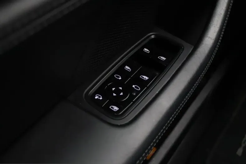 Porsche Taycan din 2021 cu 54.235 km - oferta POR210073 - foto 33