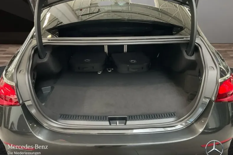 Mercedes-Benz E 300 (Clasa E) din 2025 cu 18.632 km - oferta MER210081 - foto 15