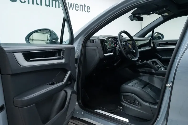 Porsche Cayenne din 2024 cu 23.425 km - oferta POR210088 - foto 8