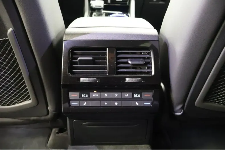 Volkswagen Touareg din 2025 cu 11.051 km - oferta VOL210091 - foto 17