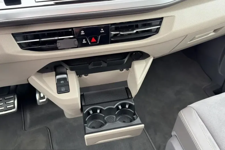 Volkswagen T7 Multivan din 2025 cu 11.254 km - oferta VOL210095 - foto 13