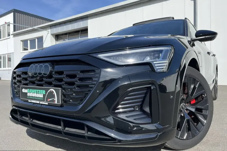 Audi Q8 din 2024 cu 15.618 km - oferta AUD210101 - foto 1