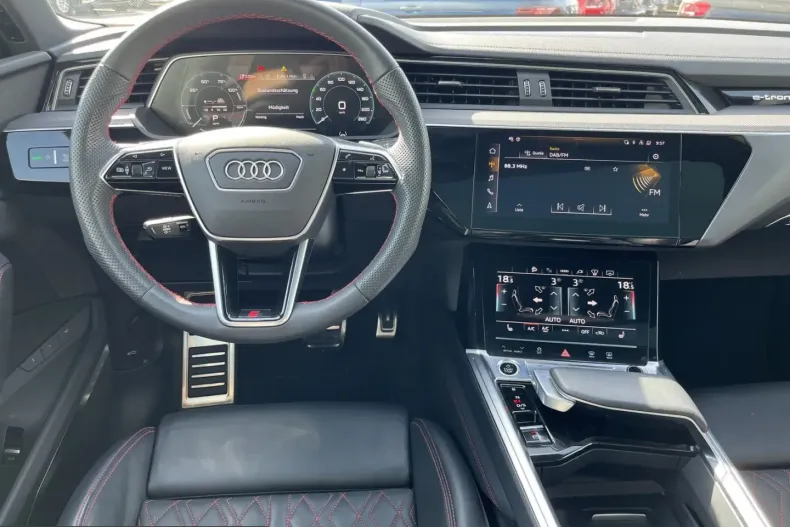 Audi Q8 din 2024 cu 15.618 km - oferta AUD210101 - foto 13