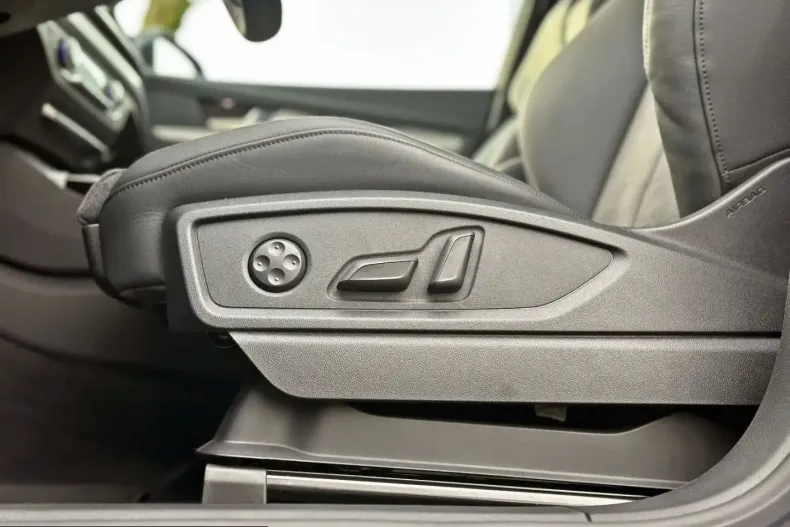 Audi Q5 din 2025 cu 8.490 km - oferta AUD210114 - foto 14