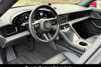 Porsche Taycan din 2022 cu 47.600 km - oferta POR210115 - foto 4