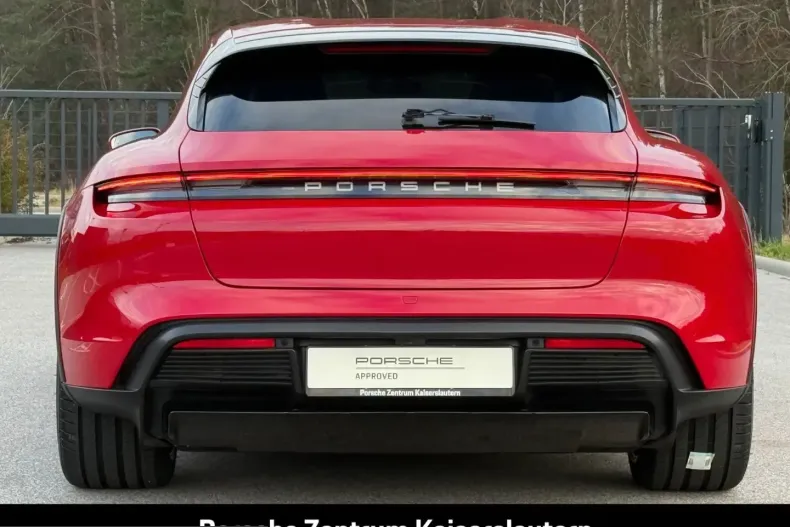 Porsche Taycan din 2022 cu 47.600 km - oferta POR210115 - foto 10