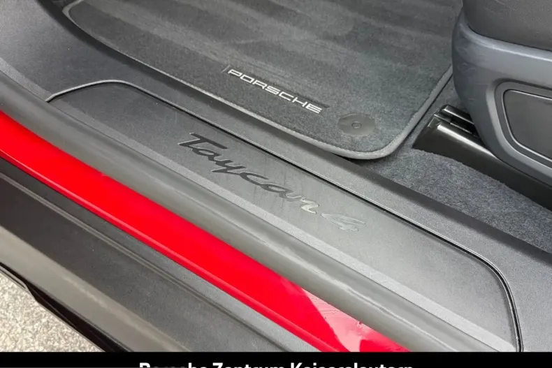 Porsche Taycan din 2022 cu 47.600 km - oferta POR210115 - foto 23