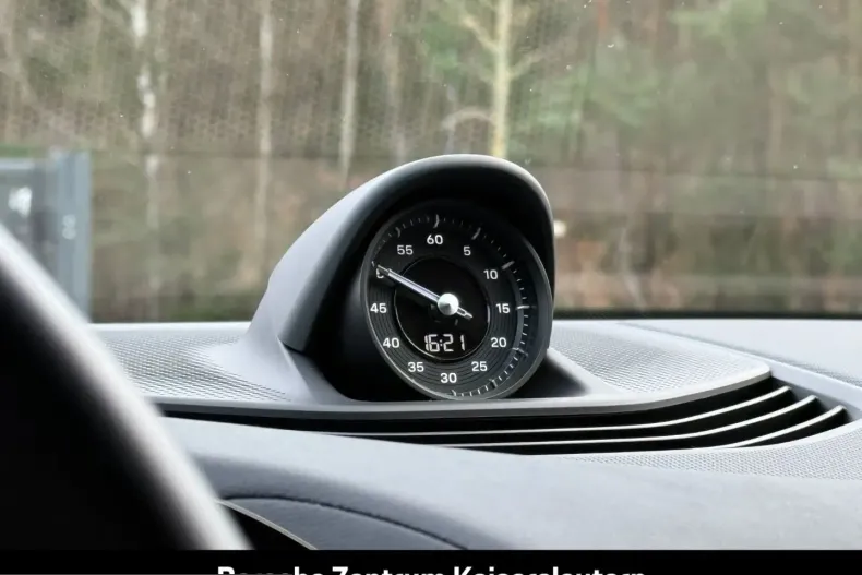 Porsche Taycan din 2022 cu 47.600 km - oferta POR210115 - foto 49