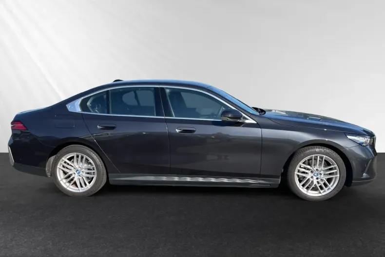 BMW 530 (Seria 5) din 2024 cu 6.950 km - oferta BMW210120 - foto 3