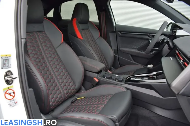 Audi RS3 din 2024 cu 4.500 km - oferta AUD210123 - foto 5