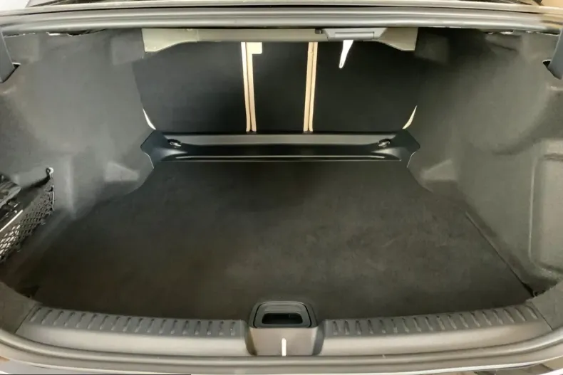 Mercedes-Benz E 200 (Clasa E) din 2025 cu 11.280 km - oferta MER210124 - foto 6