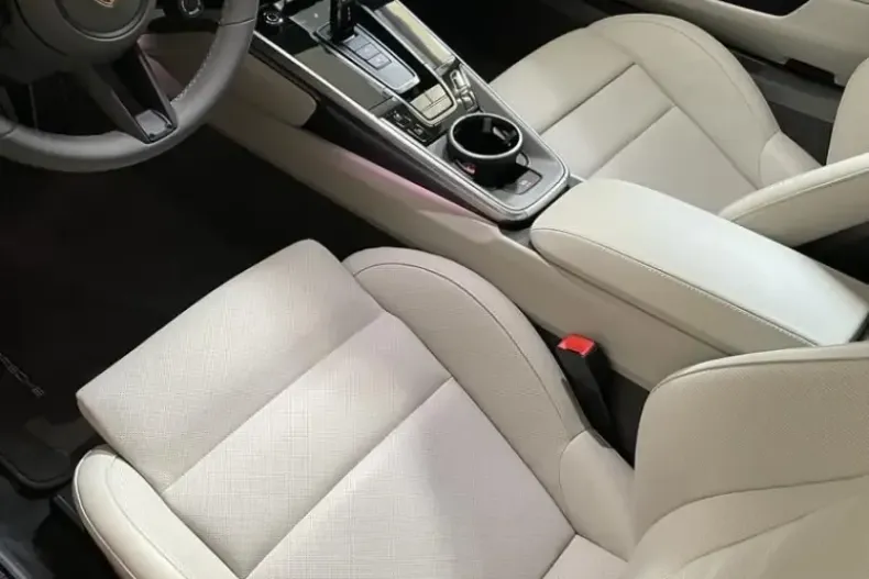Porsche 992 din 2023 cu 5.300 km - oferta POR210143 - foto 12