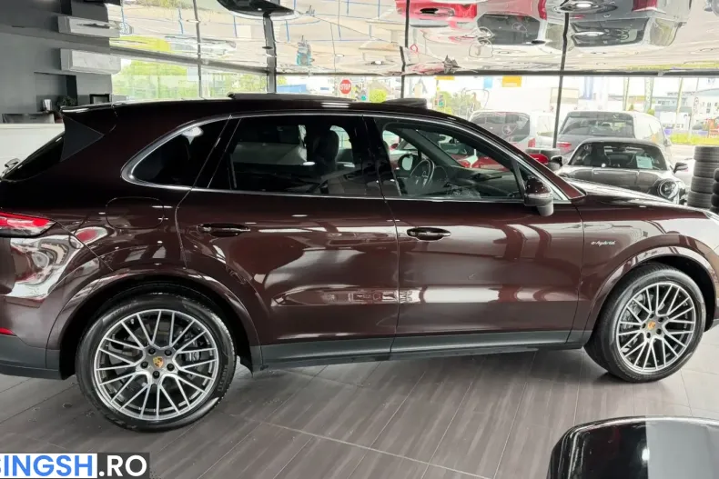 Porsche Cayenne din 2021 cu 71.008 km - oferta POR210153 - foto 4